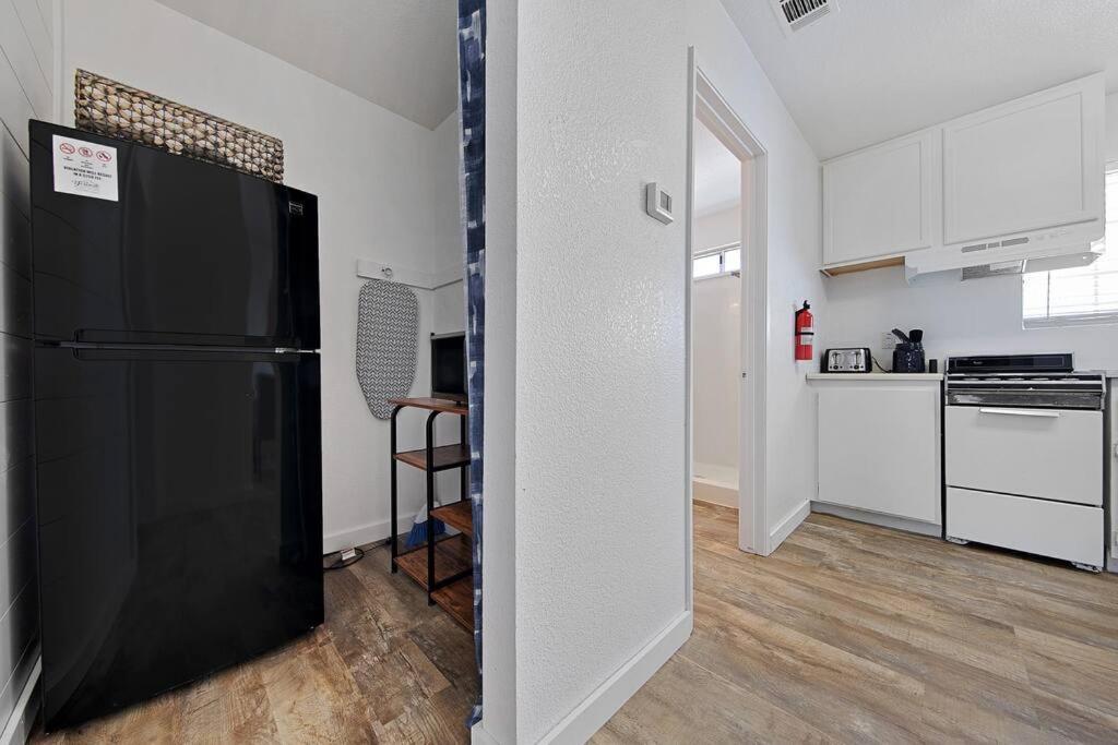 奥克赫斯特Couples Studio 1 W Full Kitchen公寓 外观 照片