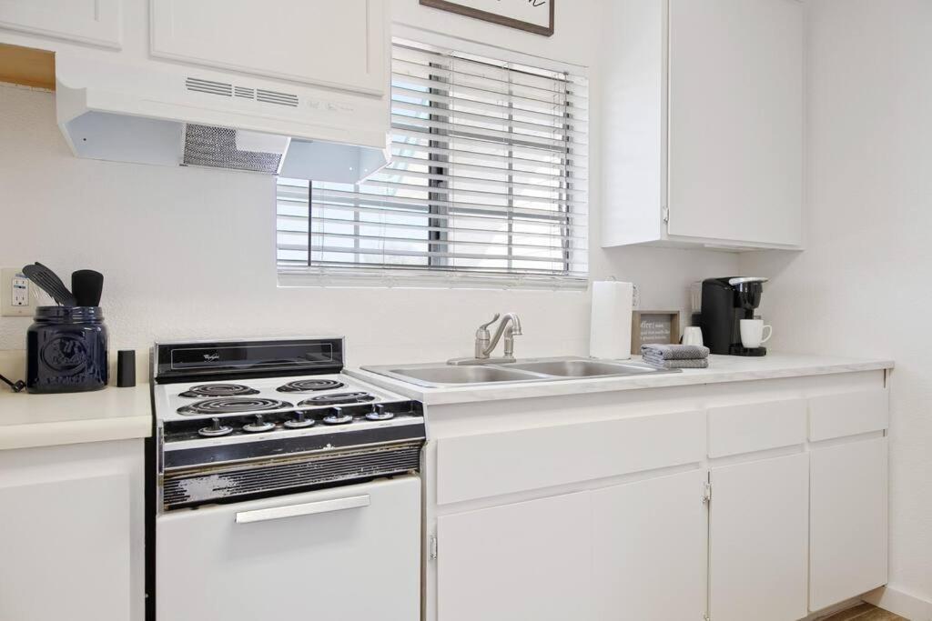 奥克赫斯特Couples Studio 1 W Full Kitchen公寓 外观 照片